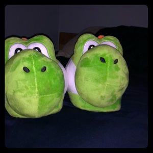yoshi yeezy slippers only made once by Wanye kest